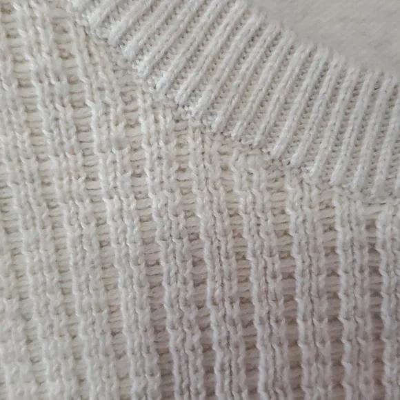 CHAPS sweater - Picture 5 of 9